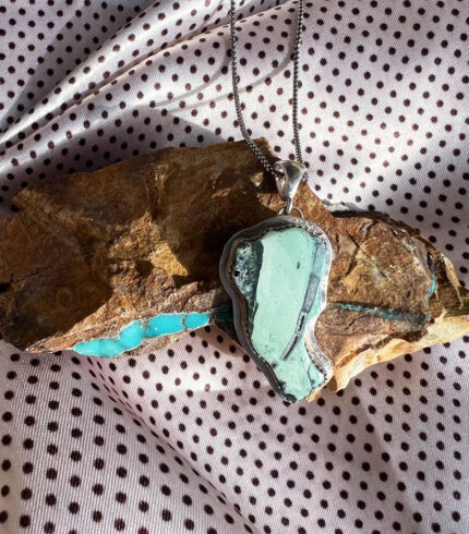 pyramid lake nevada, pyramid lake turquoise pendant, pyramid lake turquoise, nevada turquoise, song dog silver