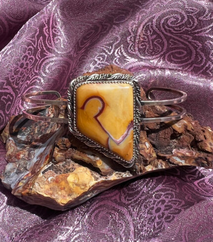 gemfield chalcedony, chalcedony cuff, nevada cuff bracelet, goldfield gemfield, song dog silver